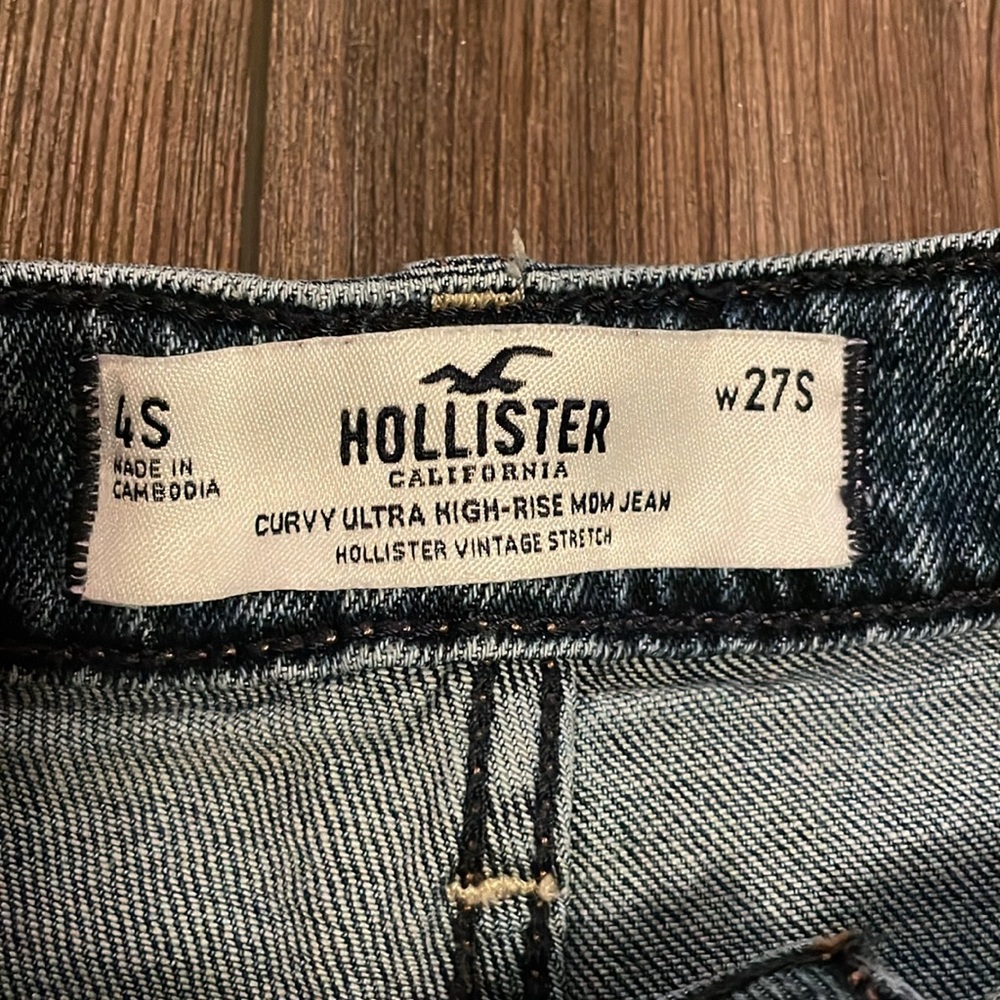 Hollister curvy ultra high rise mom jeans 27s - Picture 3 of 5